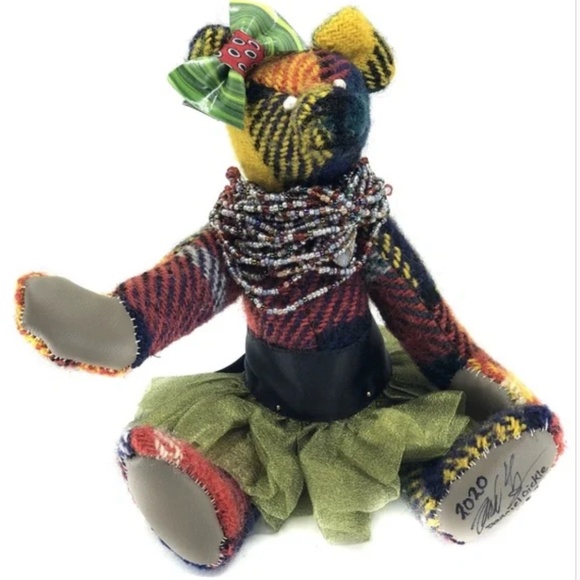 “Persephone” - Wool tartan heirloom teddy bear - Picture 5 of 8